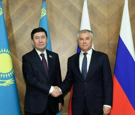 Россия и Казахстан ушли от взаиморасчетов в долларах и евро в пользу национальных валют